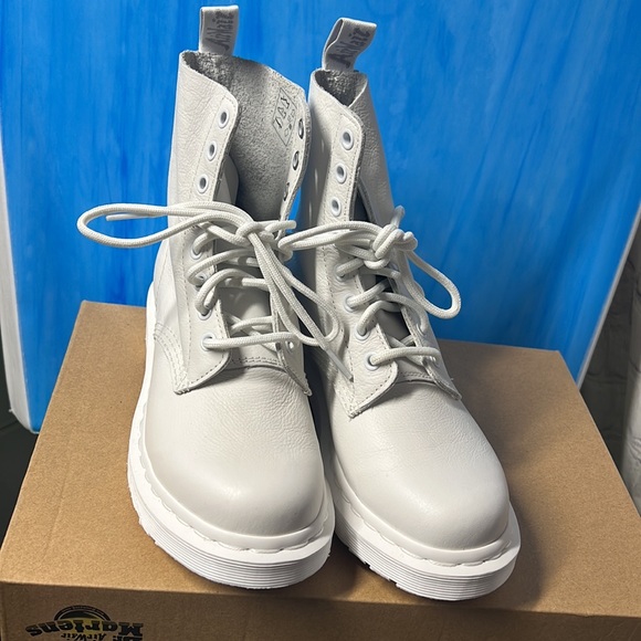 Dr Martens Air Wair boots - Picture 2 of 8